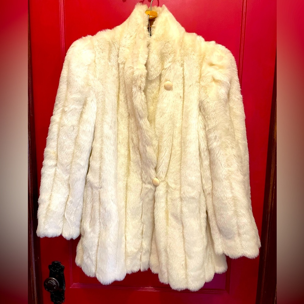 Vintage 1960s Intrigue Cream Faux Fur Coat